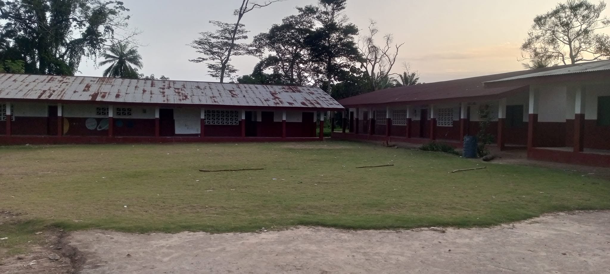 Karn High School campus buildings