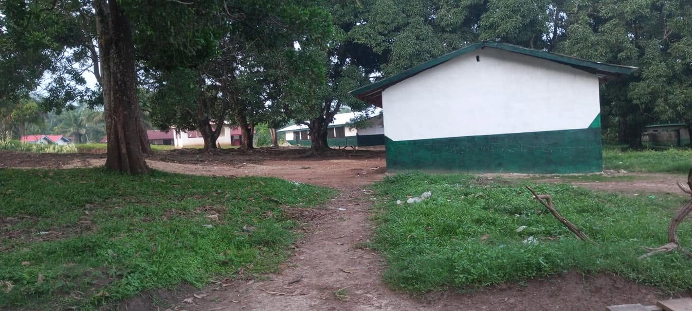 School buildings and grounds at Karn High School in Karnplay, Nimba